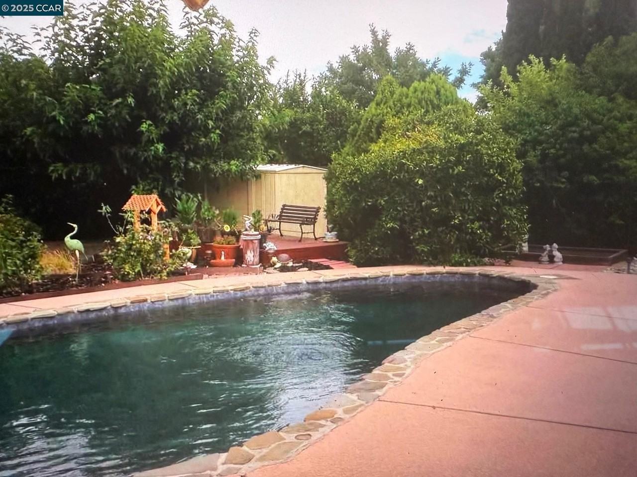 1241 Brookview Dr - Photo 3 of 9