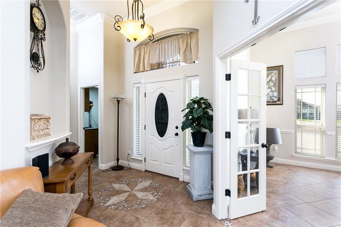 3926 Elvis Drive - Photo 4 of 24