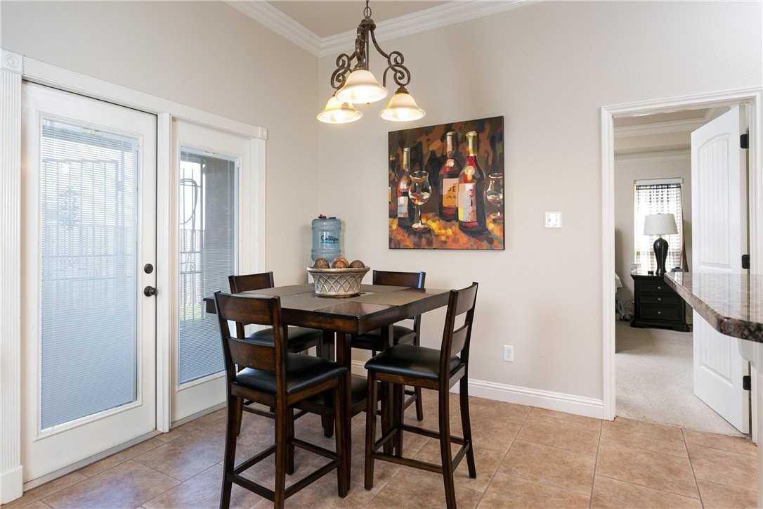 3926 Elvis Drive - Photo 7 of 24