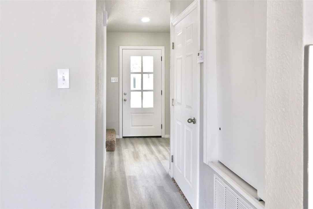 5210 Honeysuckle Ln - Photo 4 of 25