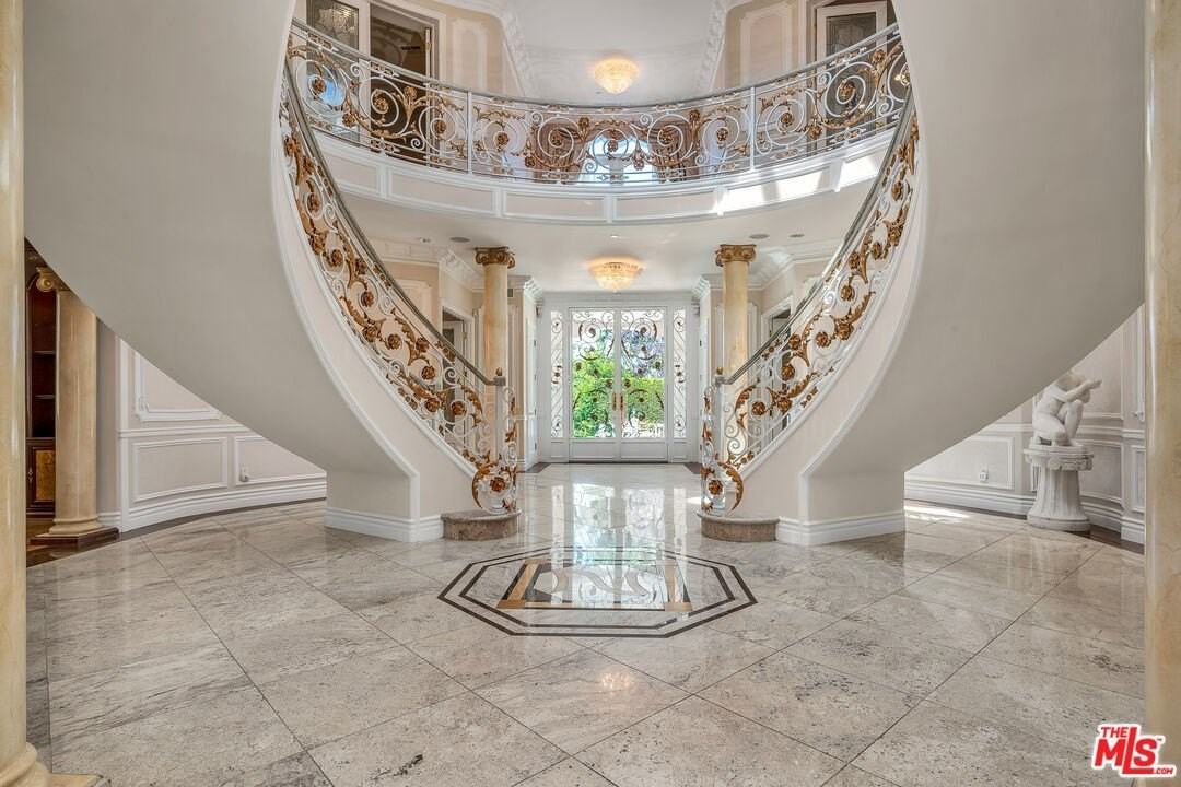 11244 Briarcliff Ln - Photo 4 of 50