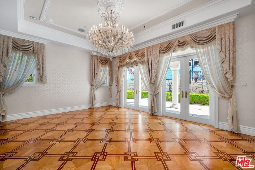 11244 Briarcliff Ln - Photo 6 of 50