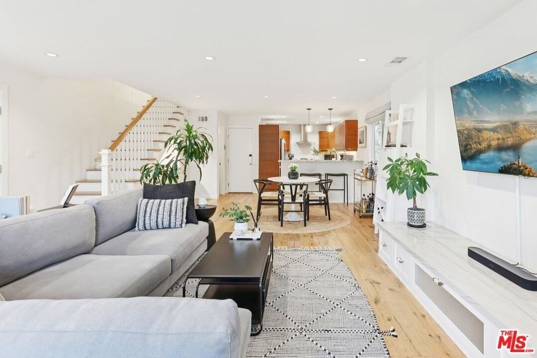 665 Washington Boulevard - Photo 7 of 44