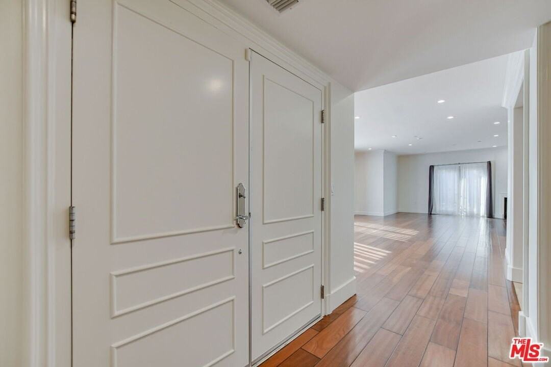 918 S Wooster St Apt 1 #1 - Photo 4 of 39