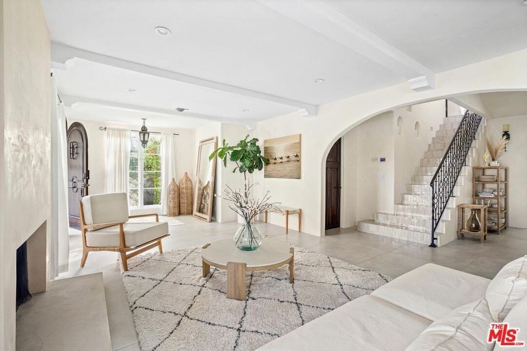 4267 Murietta Ave - Photo 2 of 14