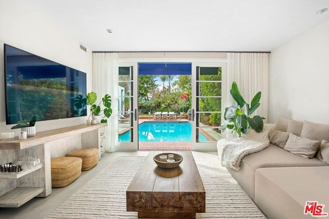 4267 Murietta Ave - Photo 6 of 14