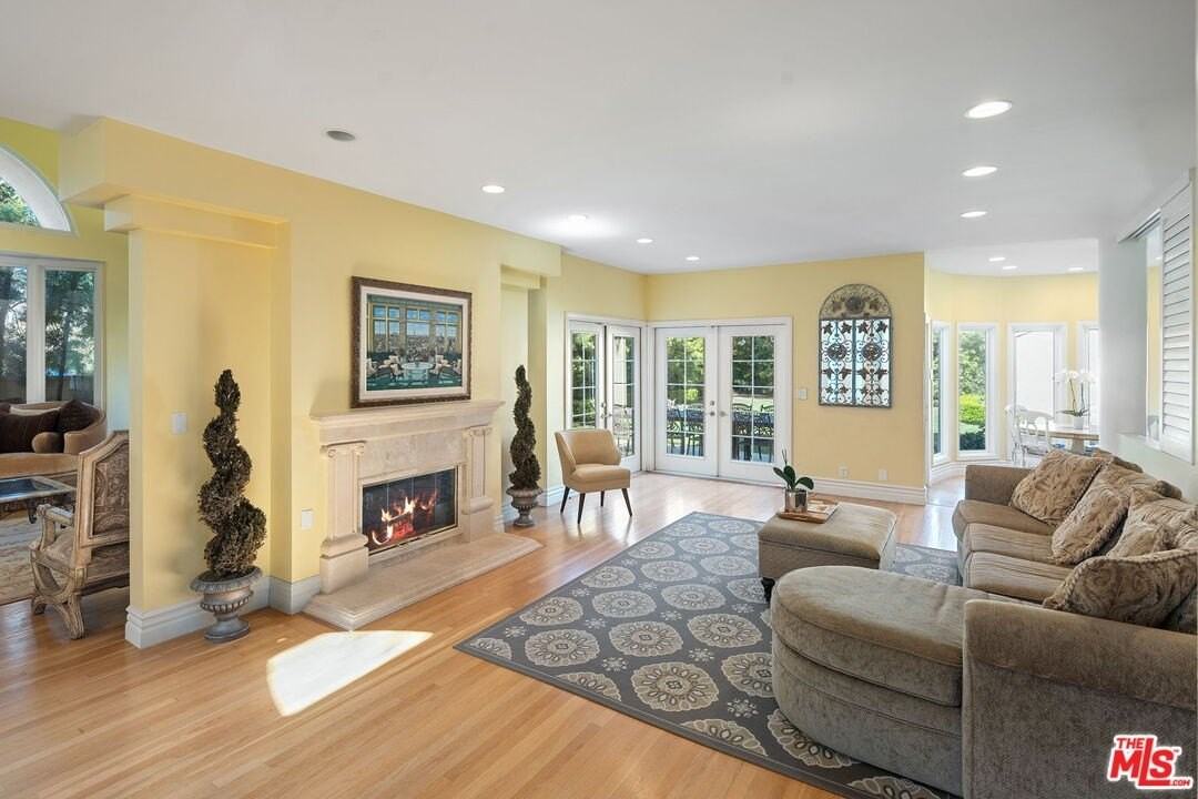 2202 West San Vicente Boulevard - Photo 4 of 19