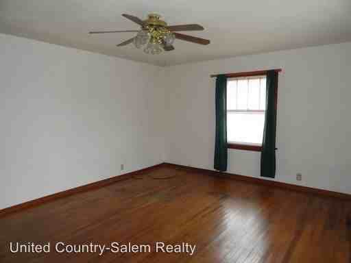 302 W Hunt St - Photo 2 of 13