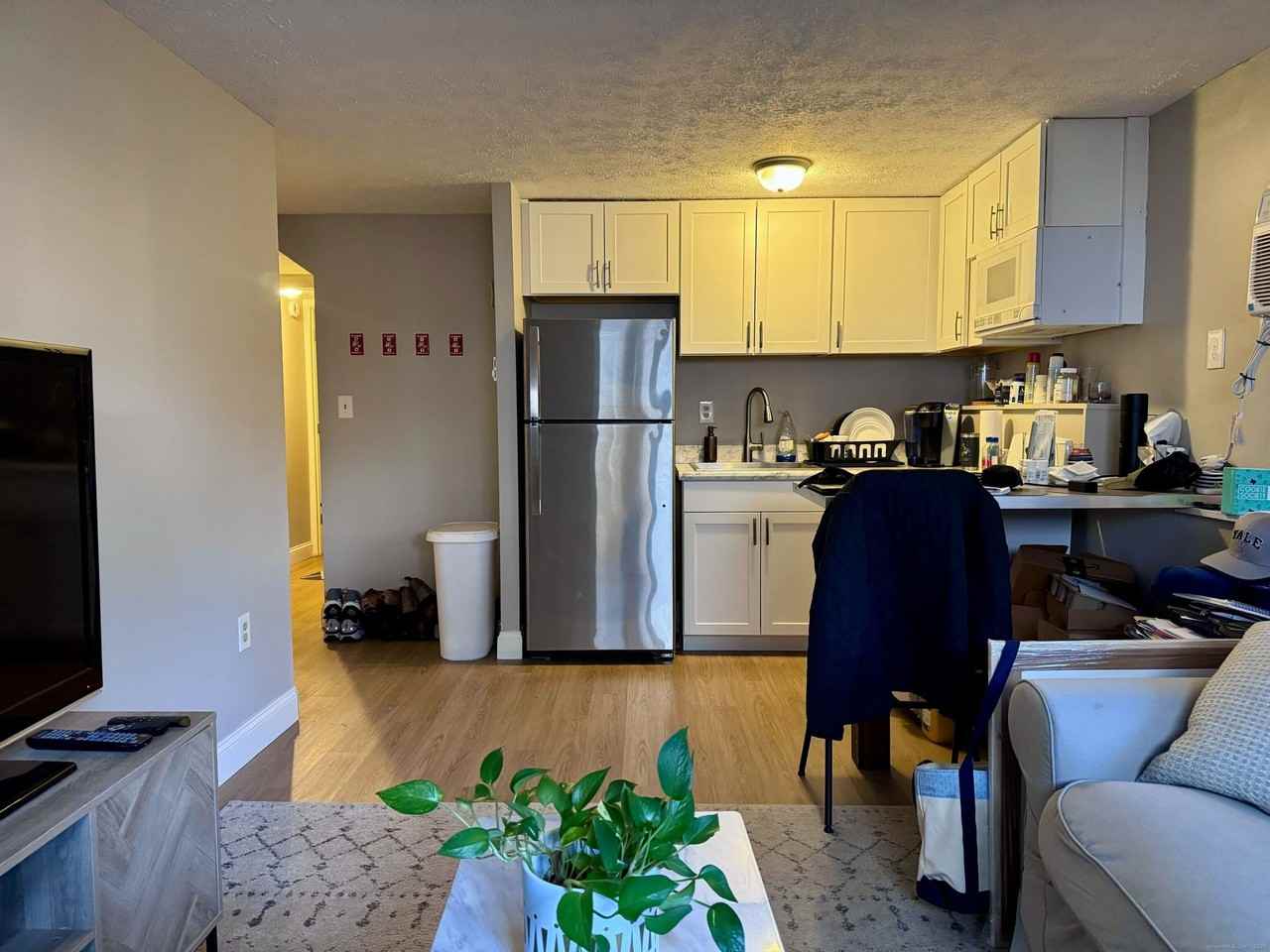 70 Lawrence St - Photo 4 of 9