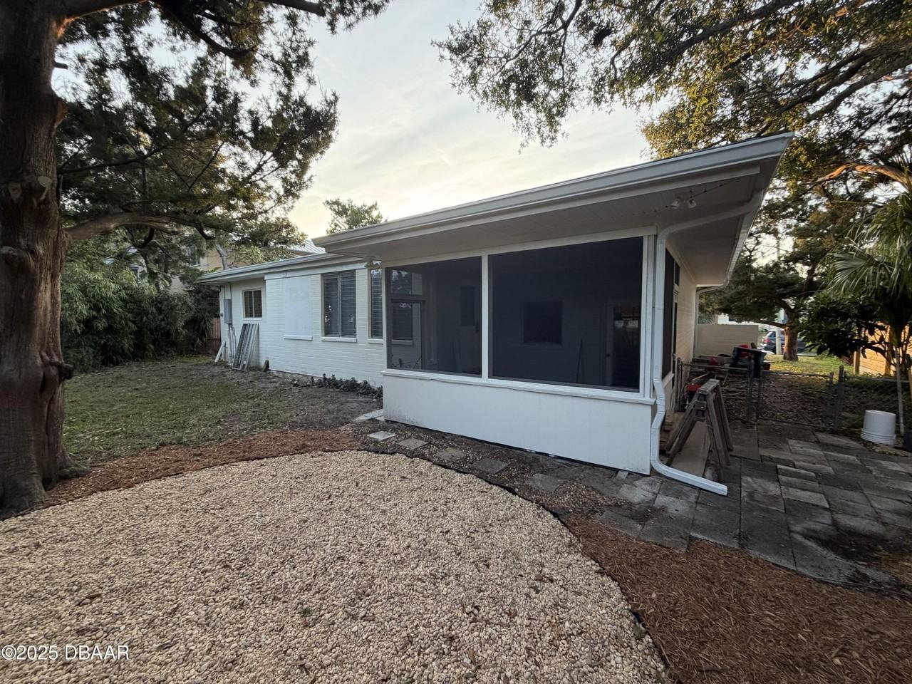 117 Magnolia Dr - Photo 2 of 16