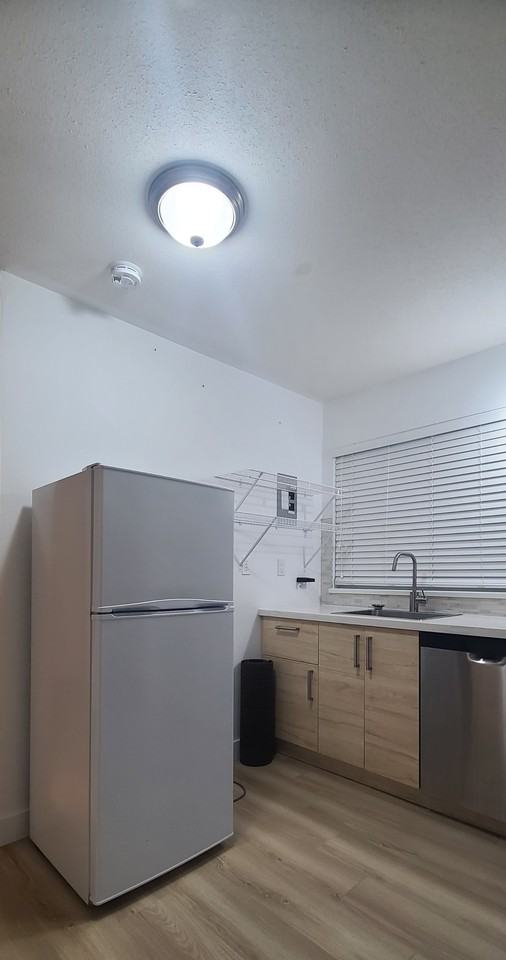 1915 159A Street - Photo 5 of 13