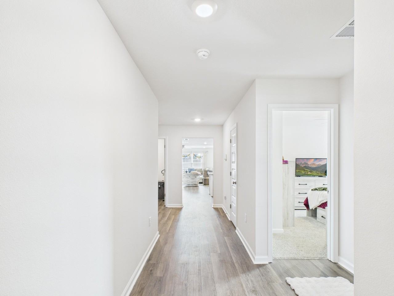 8775 Clearbrook Dr - Photo 4 of 40