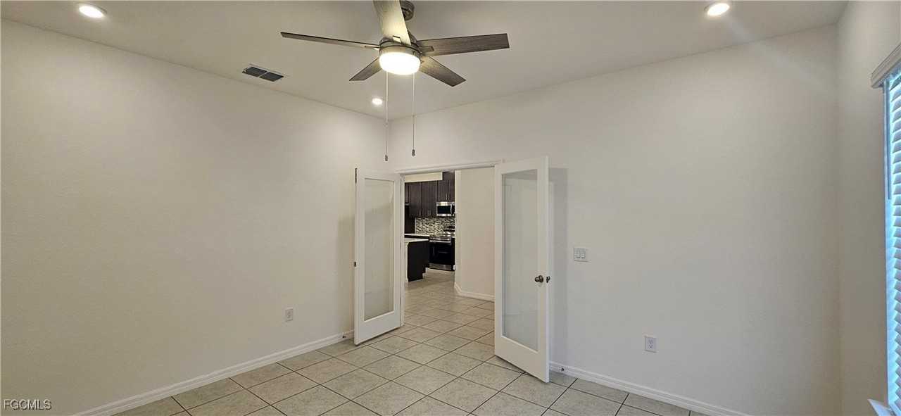 408 Bahia Grande Ave - Photo 4 of 35