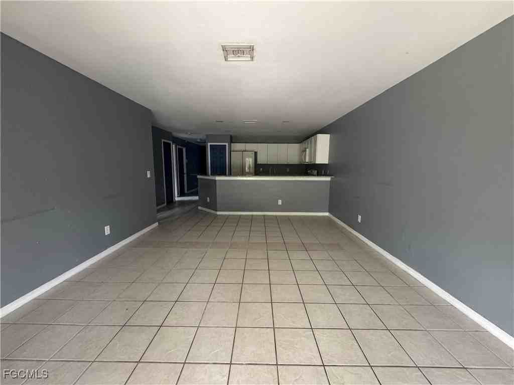 849 849/851 Eisenhower Boulevard - Photo 2 of 8