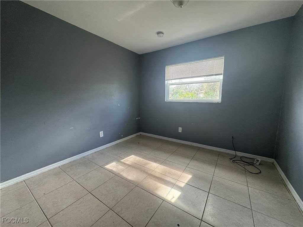 849 849/851 Eisenhower Boulevard - Photo 7 of 8