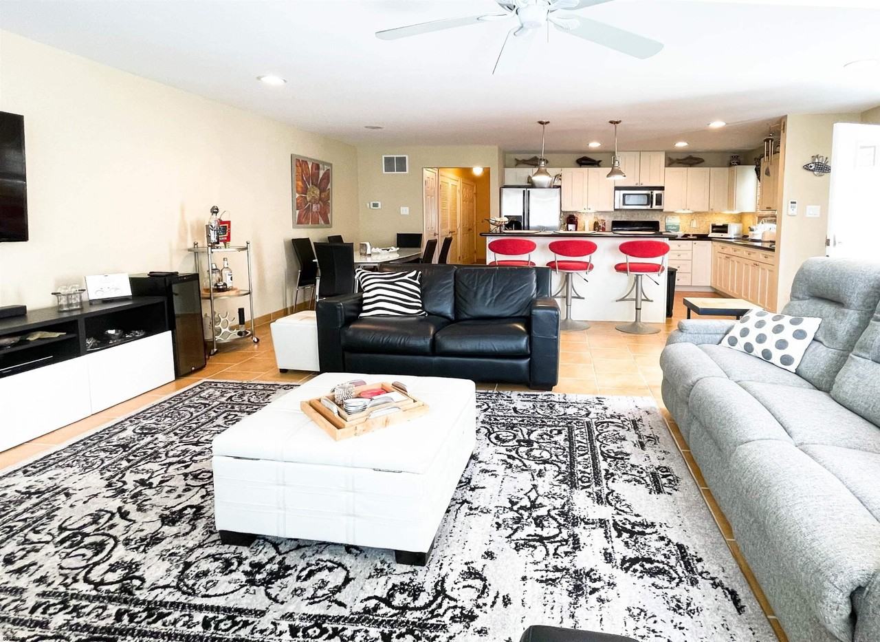 111 N Washington Ave #B - Photo 3 of 20