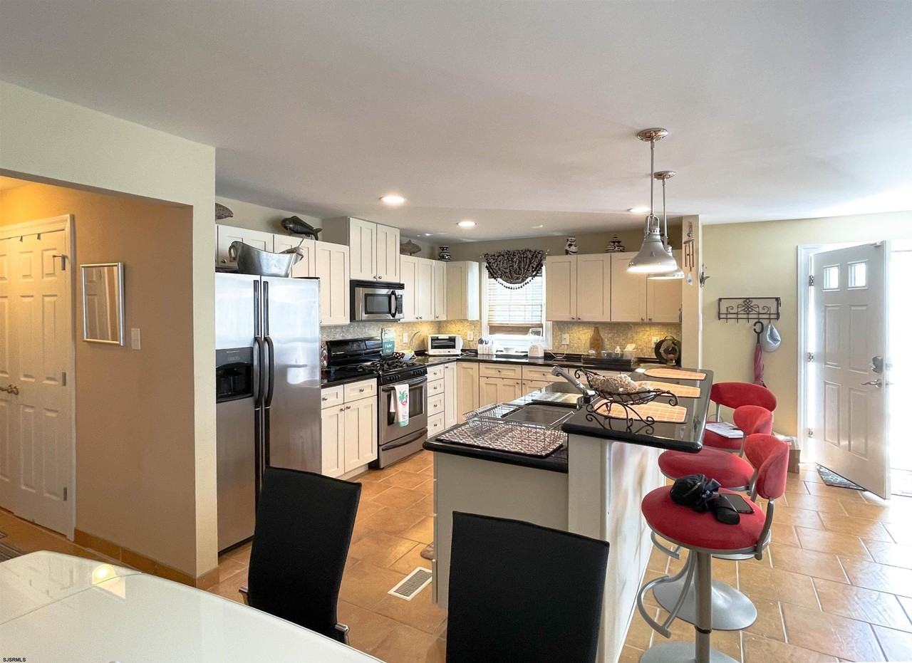 111 N Washington Ave #B - Photo 7 of 20