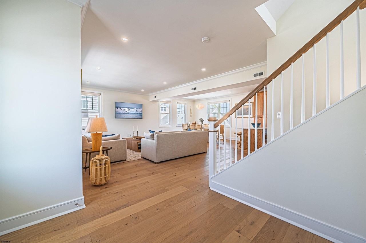 111 N Belmont Ave - Photo 3 of 50