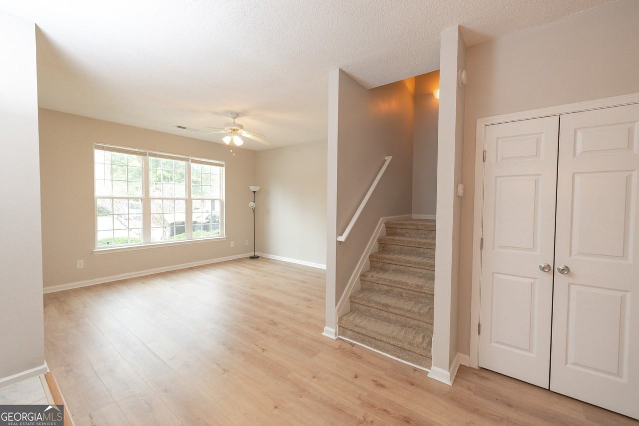 2256 Nicole Drive - Photo 5 of 28