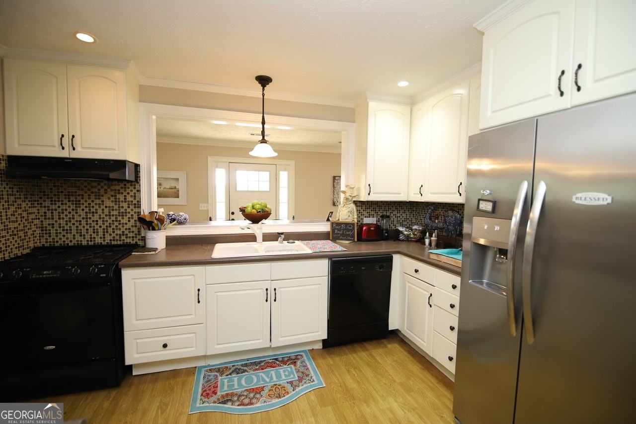 104 Ridgecrest Road - Photo 2 of 17