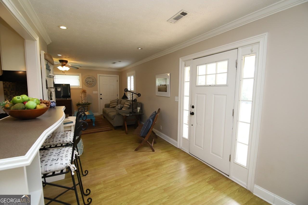 104 Ridgecrest Road - Photo 6 of 17