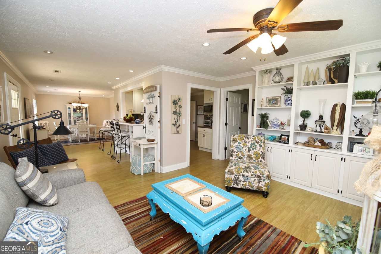 104 Ridgecrest Road - Photo 7 of 17