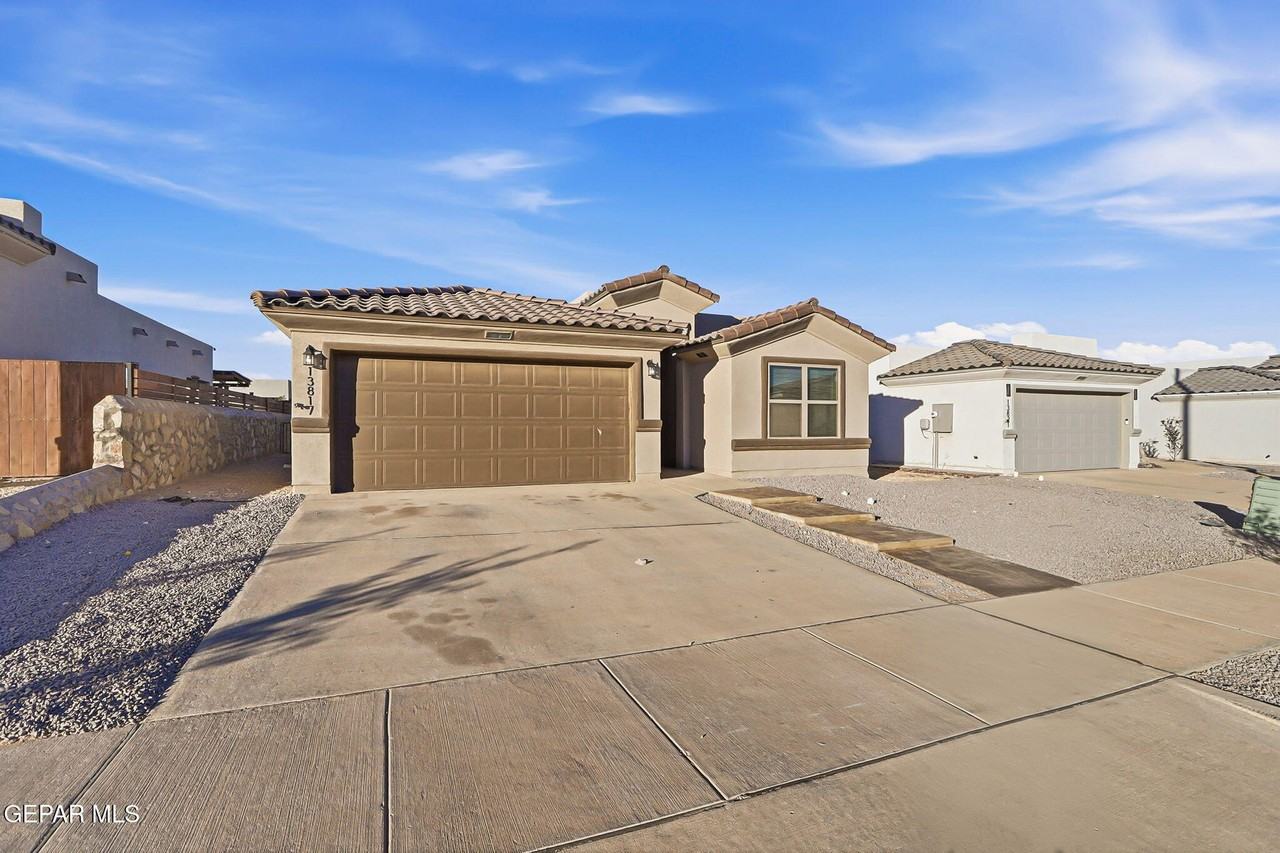 13817 Summer View Avenue - Photo 3 of 25