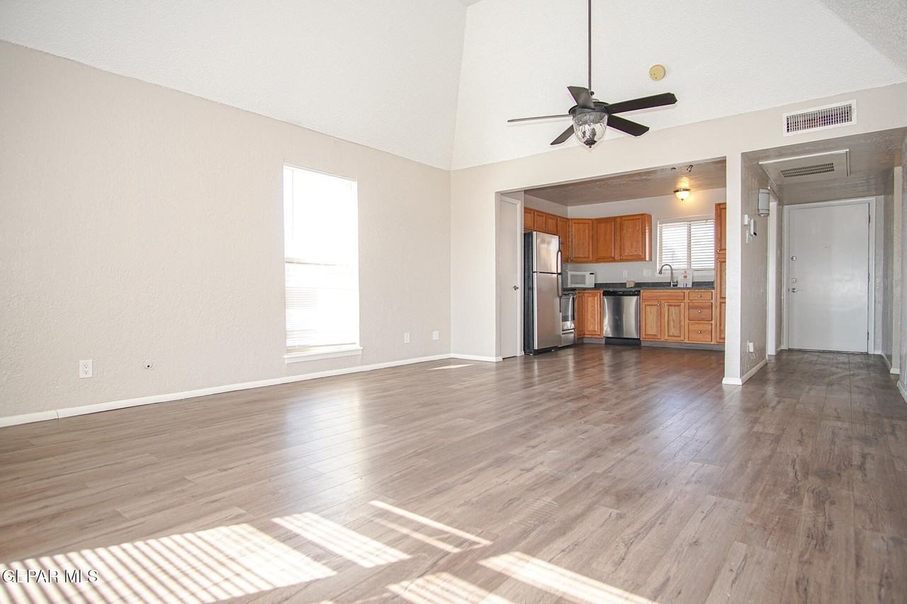 4433 North Stanton Street #507 - Photo 4 of 24