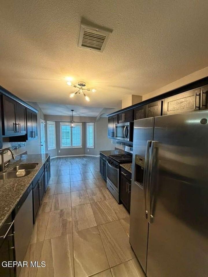 460 Prime Desert Dr - Photo 6 of 22