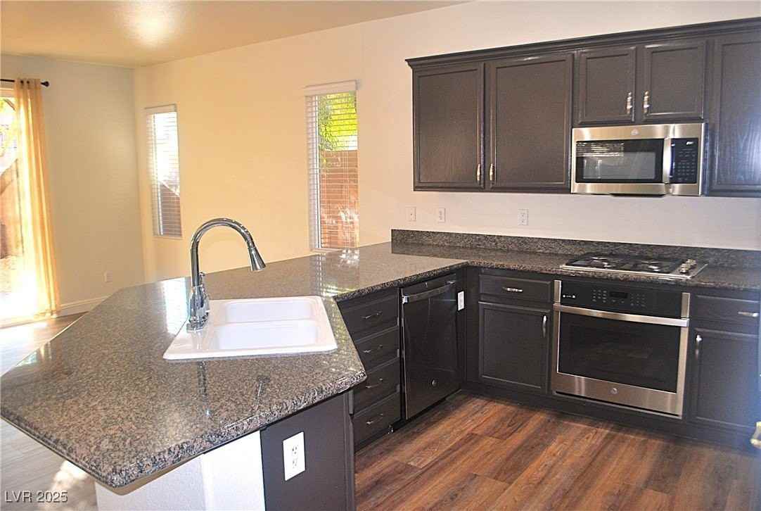 10031 Cranbrook Falls Ct - Photo 6 of 41