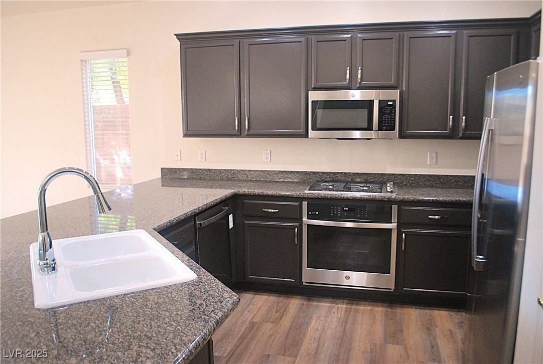 10031 Cranbrook Falls Ct - Photo 7 of 41