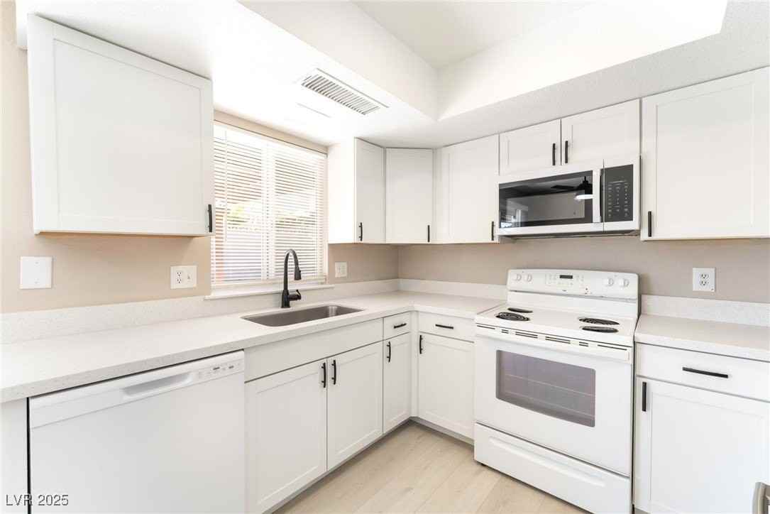 8813 Pavia Dr - Photo 2 of 20