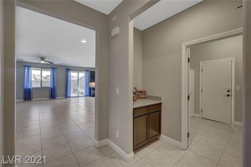 1062 N Water St - Photo 4 of 38