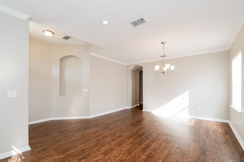 3092 Litchfield Dr - Photo 3 of 14