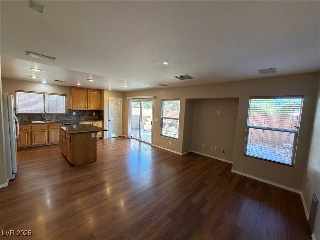 6720 Boston Tea Street - Photo 5 of 25