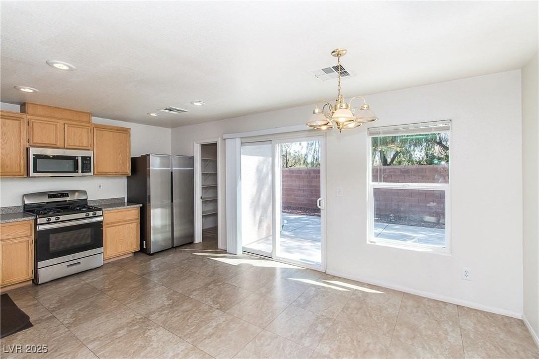 8200 Calico Wind St - Photo 6 of 36