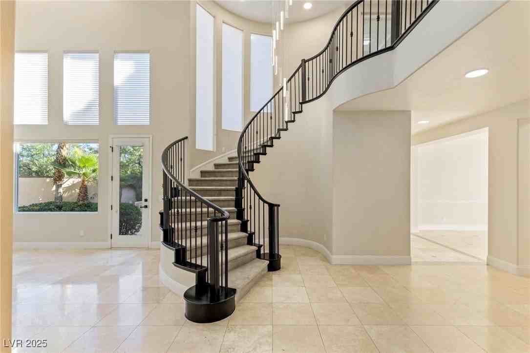 2462 Hollow Rock Court - Photo 6 of 50