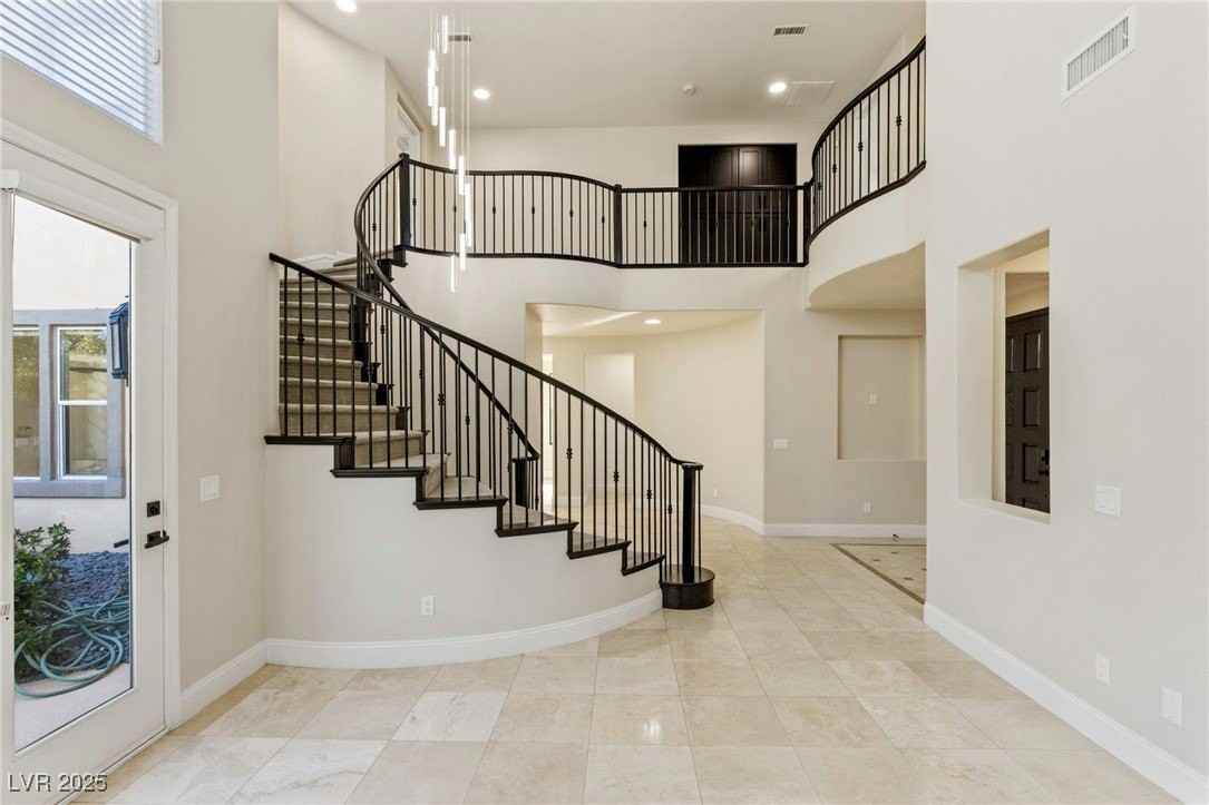 2462 Hollow Rock Court - Photo 7 of 50