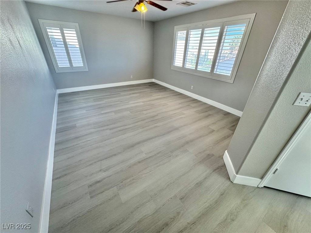 4330 Spruce Grove St - Photo 5 of 30