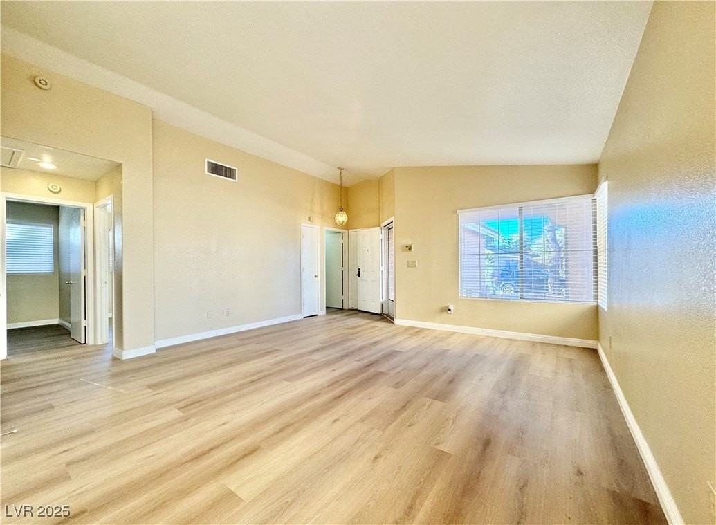 1009 Torington Dr - Photo 4 of 40