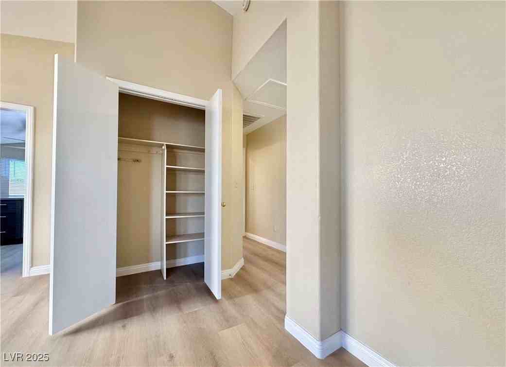 1009 Torington Dr - Photo 6 of 40