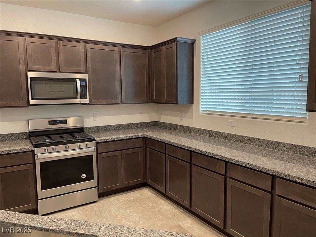 10606 Sariah Skye Avenue - Photo 5 of 35