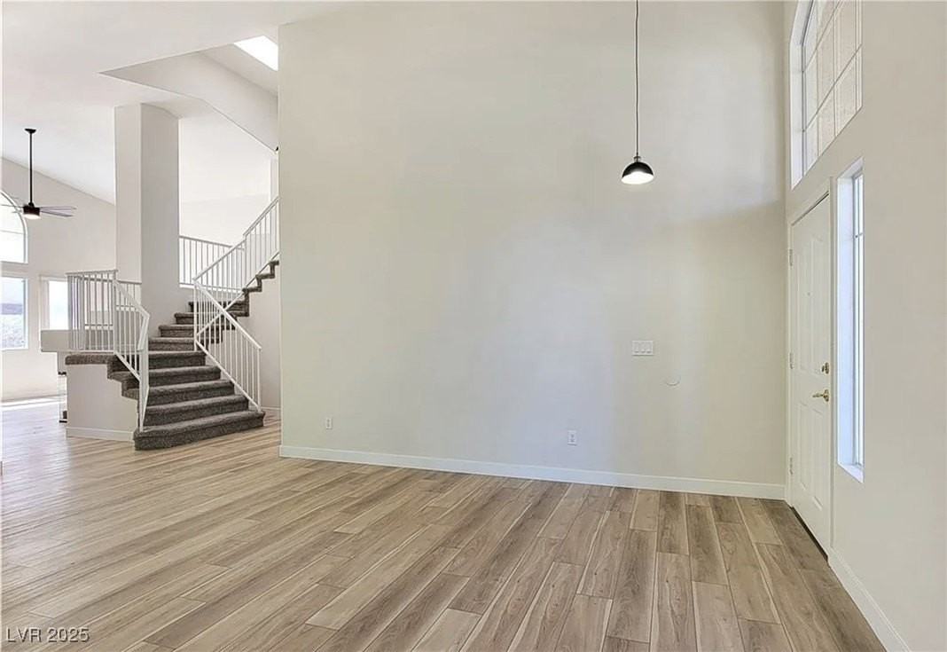 24 Staghorn St - Photo 5 of 34