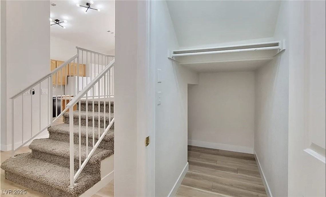 24 Staghorn St - Photo 7 of 34