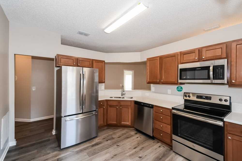 1817 Penzance Pkwy - Photo 6 of 16