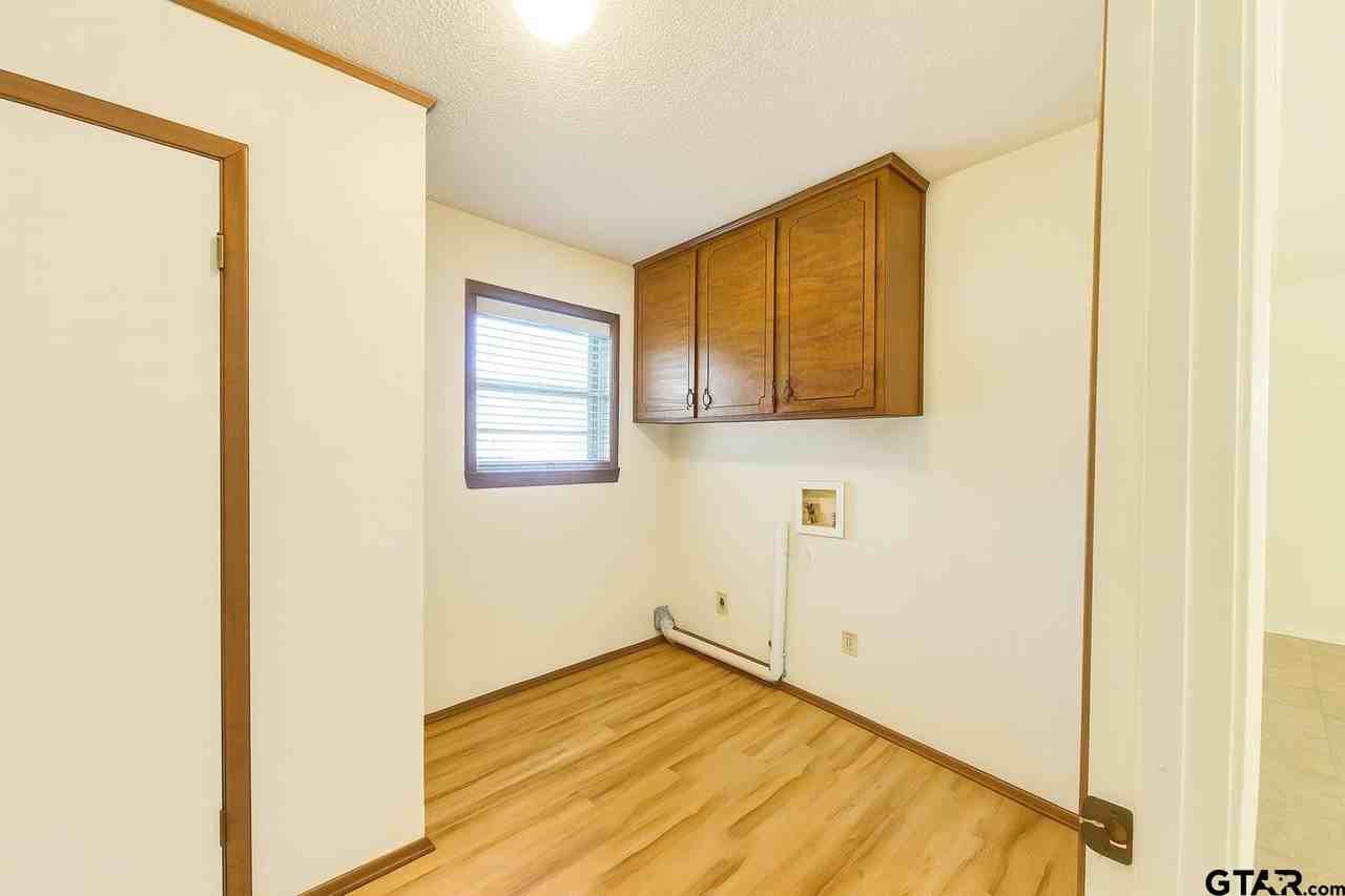 953 County Road 2774 - Photo 7 of 27