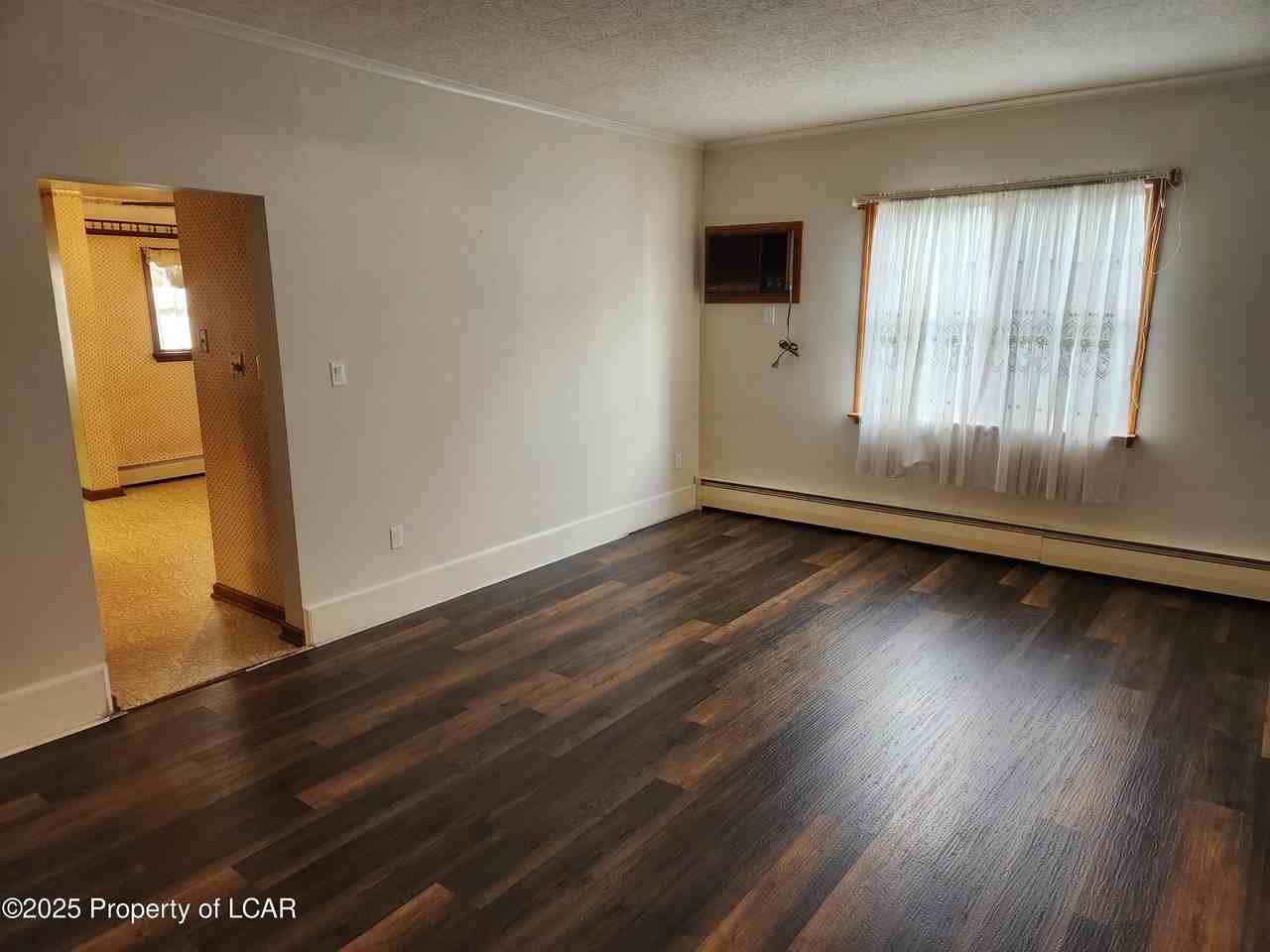 159 Philadelphia Ave - Photo 6 of 22