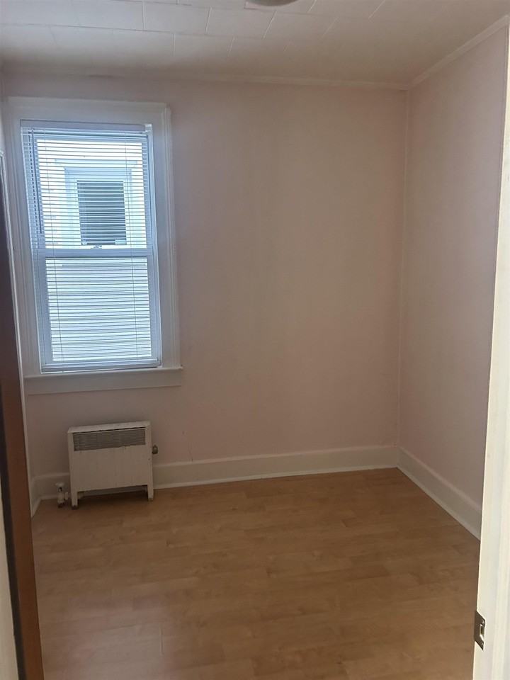 18 W 16th St #2 - Photo 3 of 10