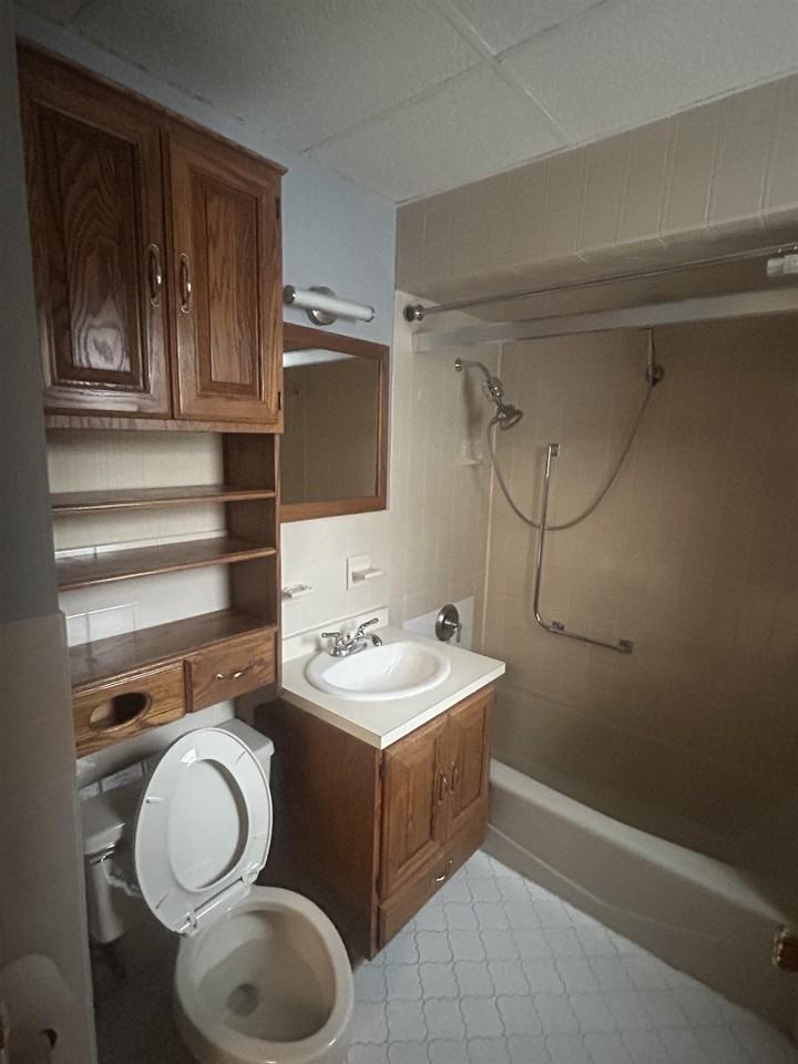 18 W 16th St #2 - Photo 4 of 10