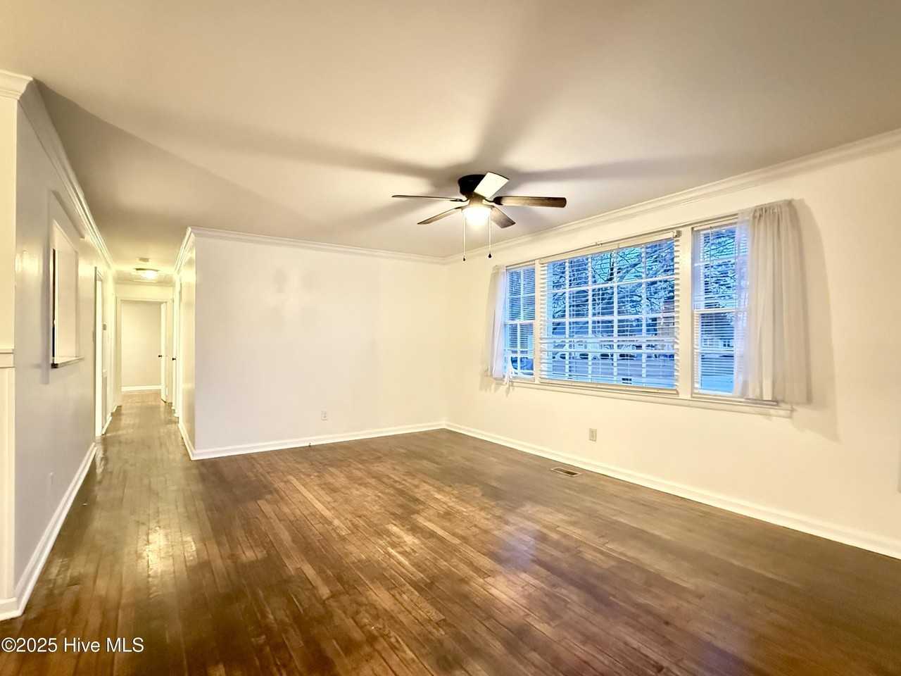 407 Seminole Trail - Photo 3 of 39